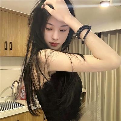 蕾哈娜内衣秀封面